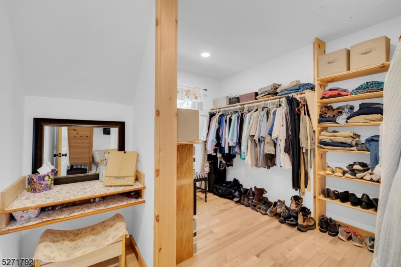 Lake Wanda - Residential