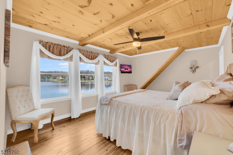 Lake Wanda - Residential