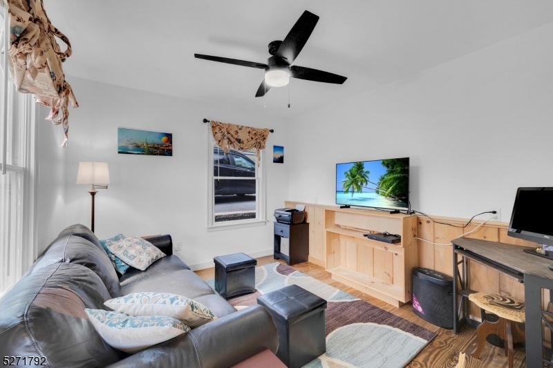 Lake Wanda - Residential