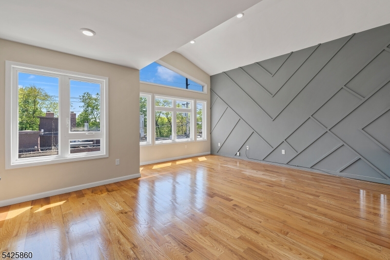 IRONBOUND - Residential Income