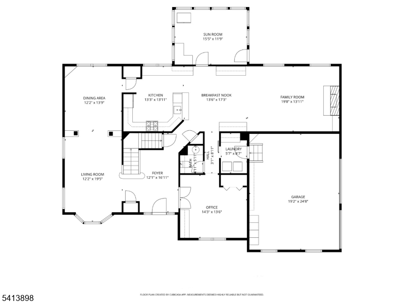 Main image without alt text