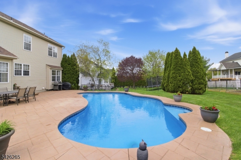 Greenwich Chase - Residential