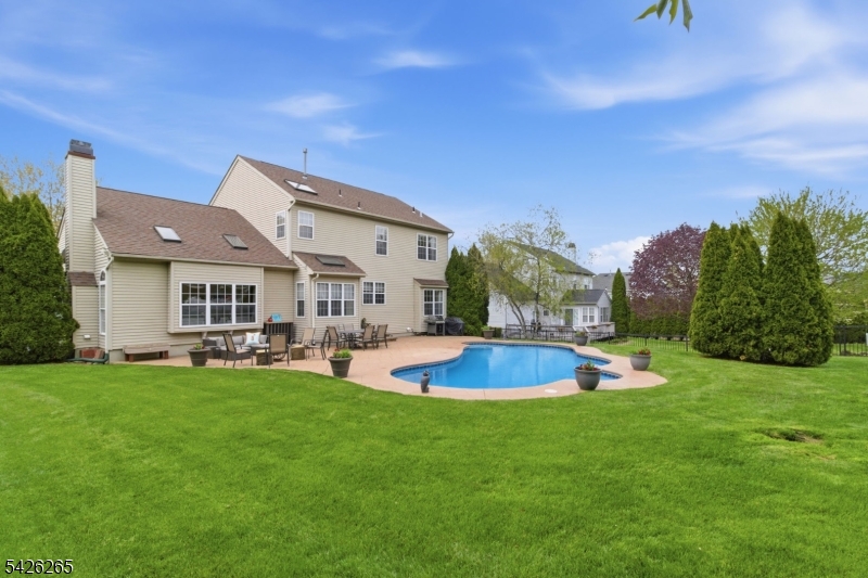 Greenwich Chase - Residential