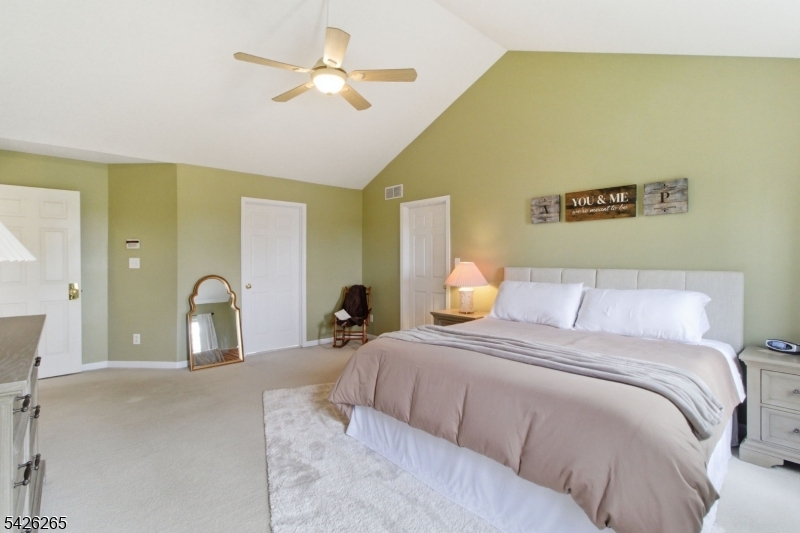 Greenwich Chase - Residential