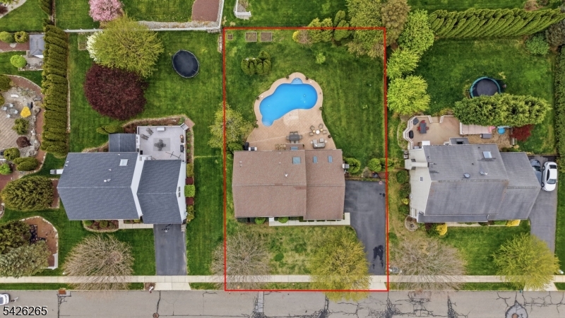 Greenwich Chase - Residential