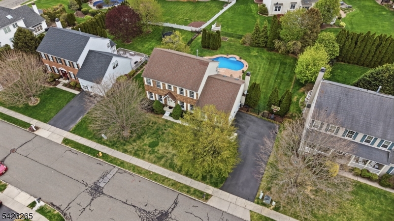 Greenwich Chase - Residential