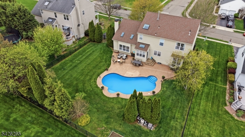 Greenwich Chase - Residential