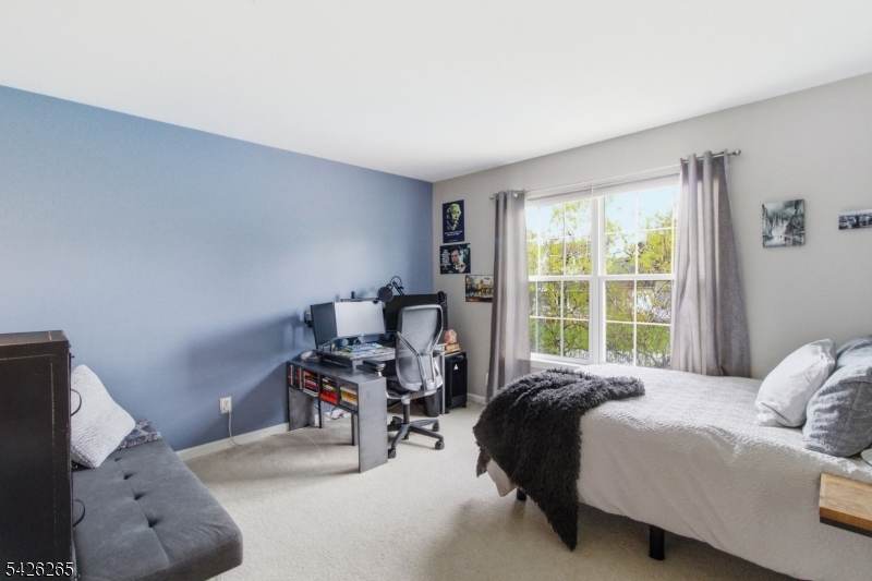 Greenwich Chase - Residential