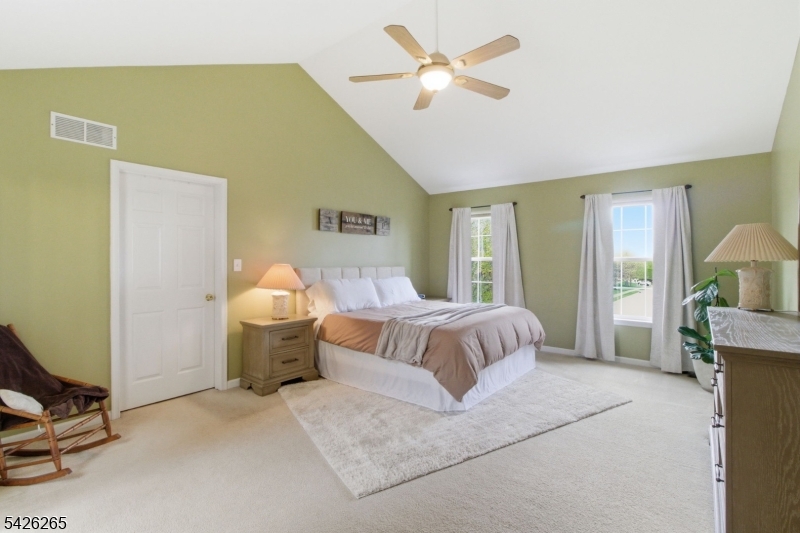 Greenwich Chase - Residential