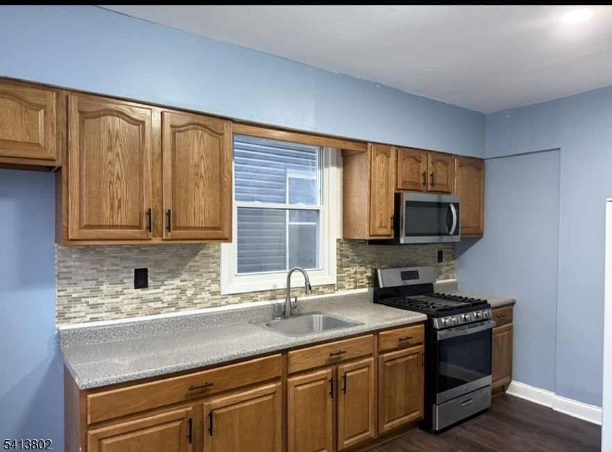 Well maintain 4 bedrooms and 1 bath