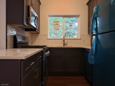 MLS: 3953883