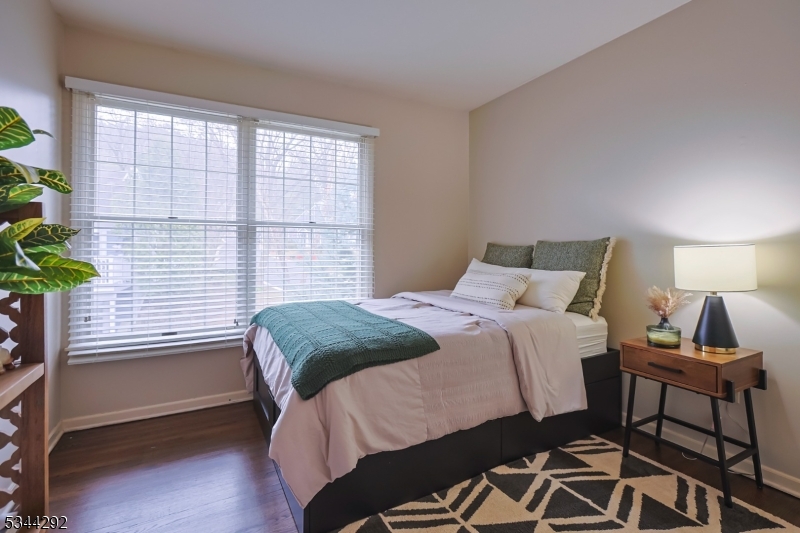 Knollcrest - Residential Lease