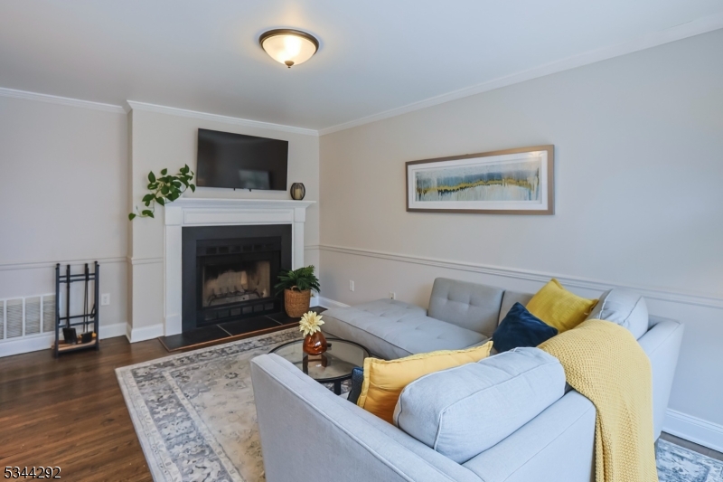 Knollcrest - Residential Lease