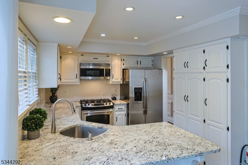 Knollcrest - Residential Lease