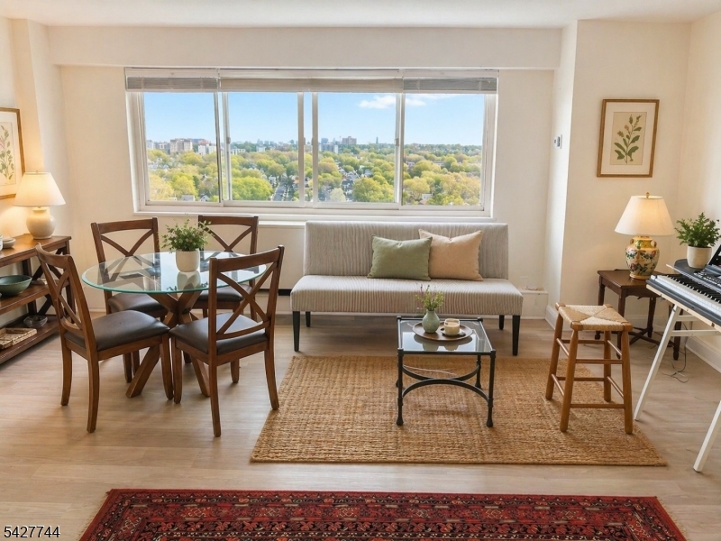 Harrison Park Towers - Residential