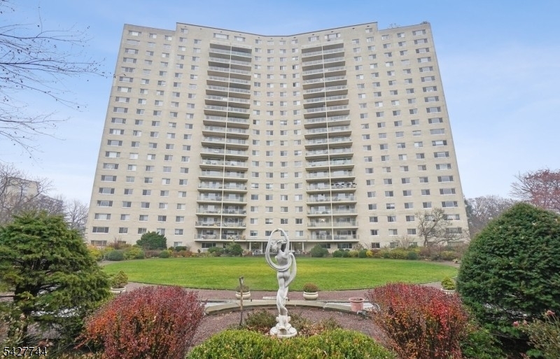 Harrison Park Towers - Residential