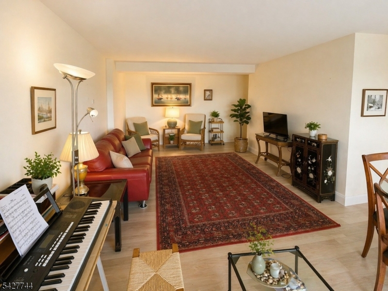 Harrison Park Towers - Residential