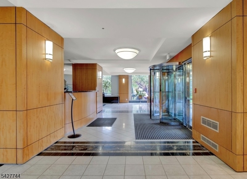 Harrison Park Towers - Residential