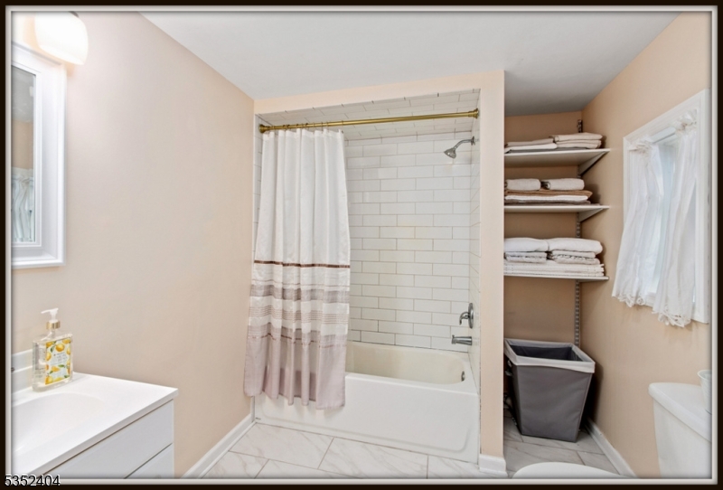 LACKAWANNA LAKEFRONT - Residential