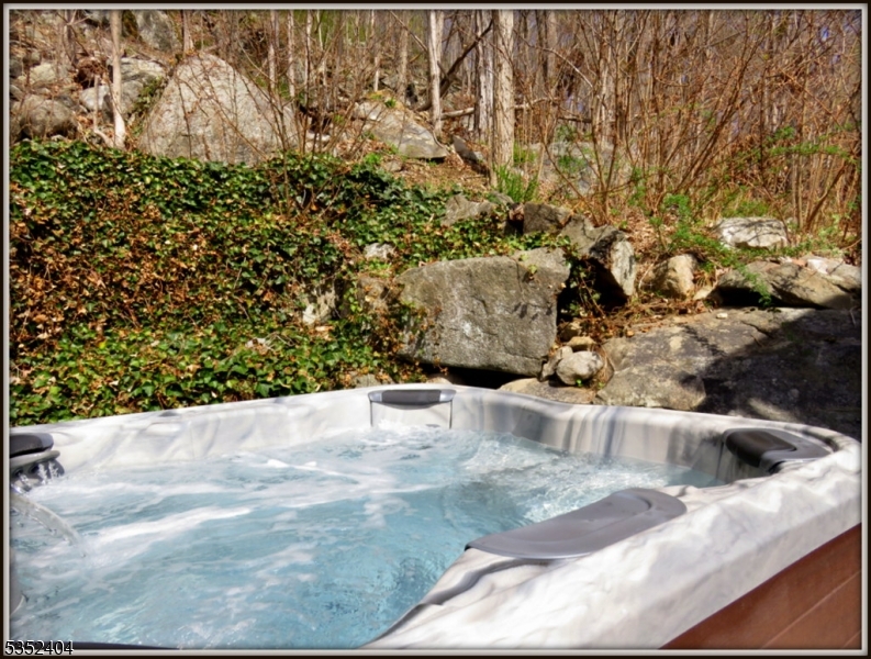 LACKAWANNA LAKEFRONT - Residential