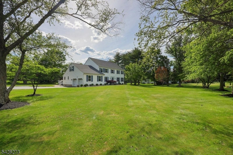 77 Ridgeview Dr, Montgomery Twp., NJ, 08502, USA, 4 Bedrooms Bedrooms, ,3 BathroomsBathrooms,Residential,Contingent,77 Ridgeview Dr,4032193