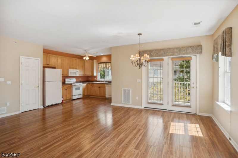 Photo 5 of 20 of 6019 Brookfield Glen Dr 19 condo
