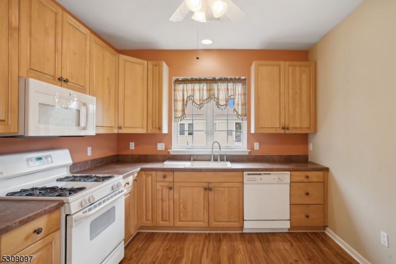 Photo 8 of 20 of 6019 Brookfield Glen Dr 19 condo