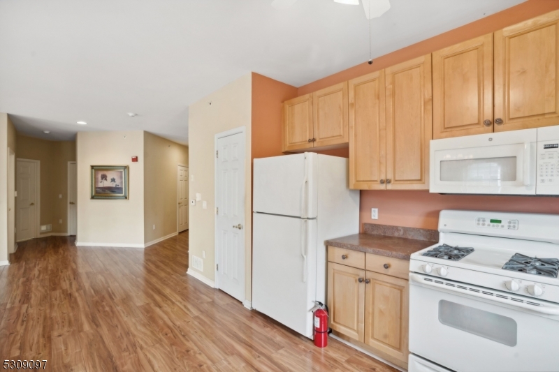 Photo 7 of 20 of 6019 Brookfield Glen Dr 19 condo