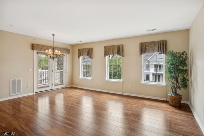 Photo 4 of 20 of 6019 Brookfield Glen Dr 19 condo