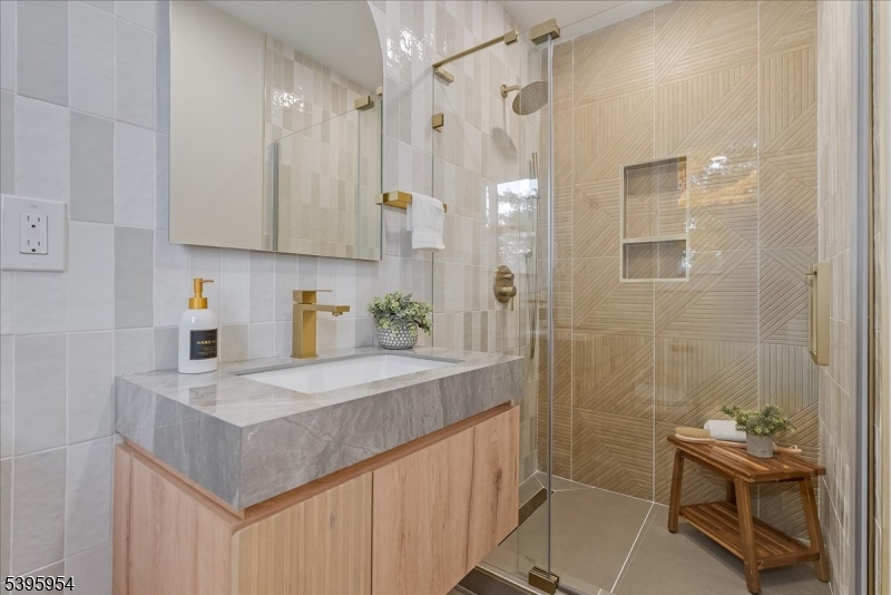 REDWOOD - Residential