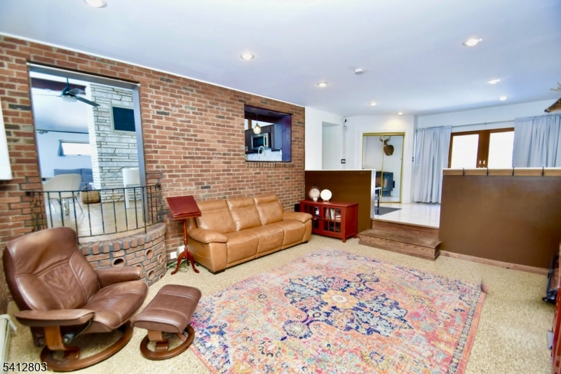 DEER TRAIL LAKE - Residential