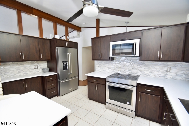 DEER TRAIL LAKE - Residential