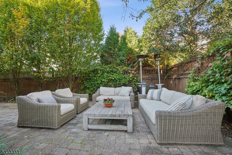 Knollwood - Residential