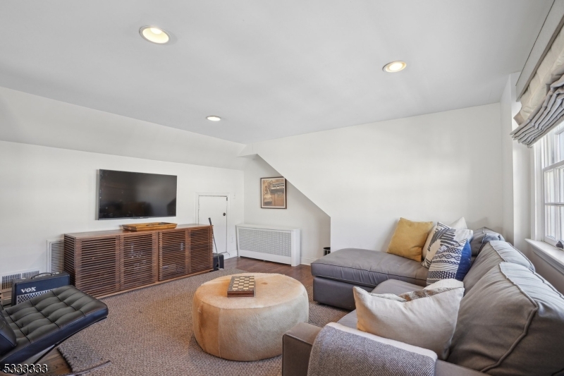 Knollwood - Residential