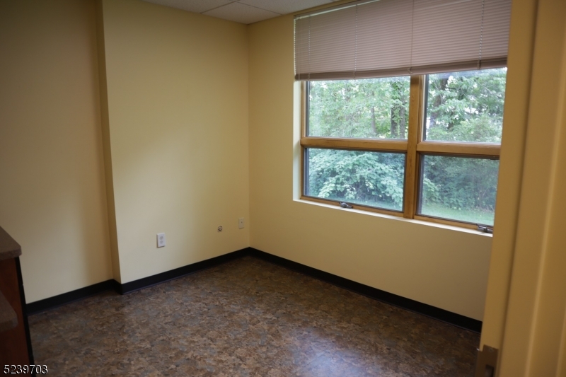 Bedminster Twp., New Jersey 07921, United States, ,Commercial,Active,71176