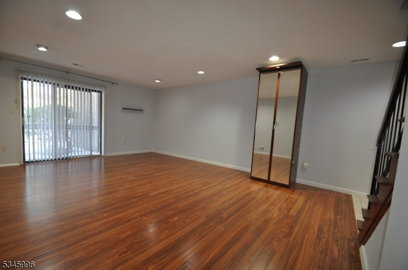 Edison Glen - Residential