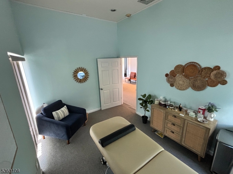 Broadway - Commercial Lease