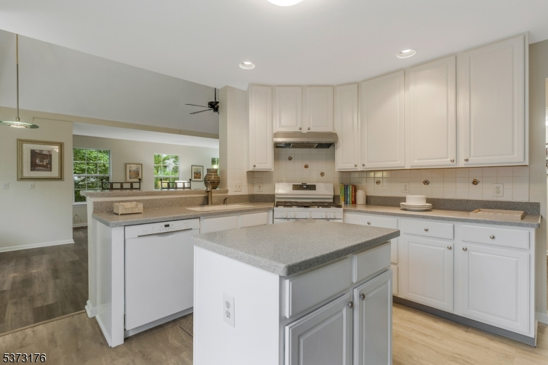 THE HILLS/ FOUR OAKS - Residential