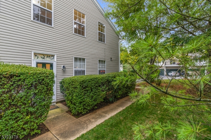 THE HILLS/ FOUR OAKS - Residential