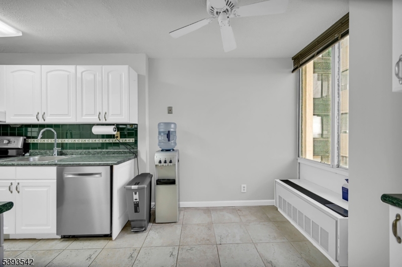 Winston Towers 300 - Residential