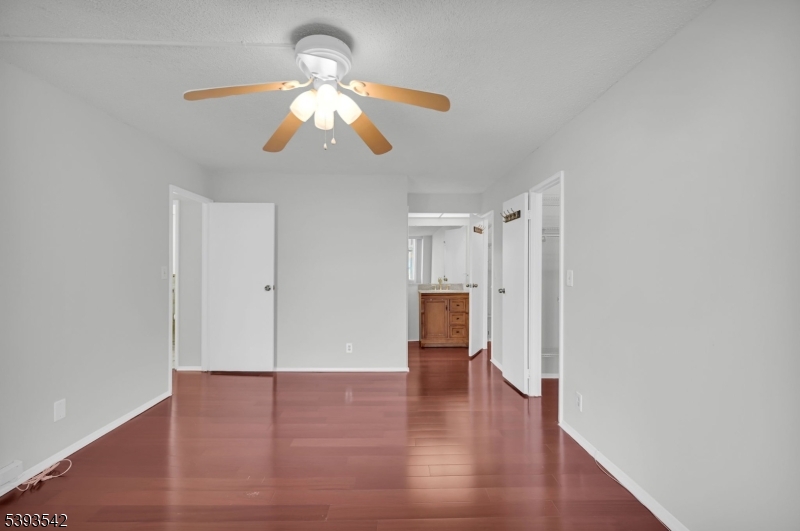 Winston Towers 300 - Residential