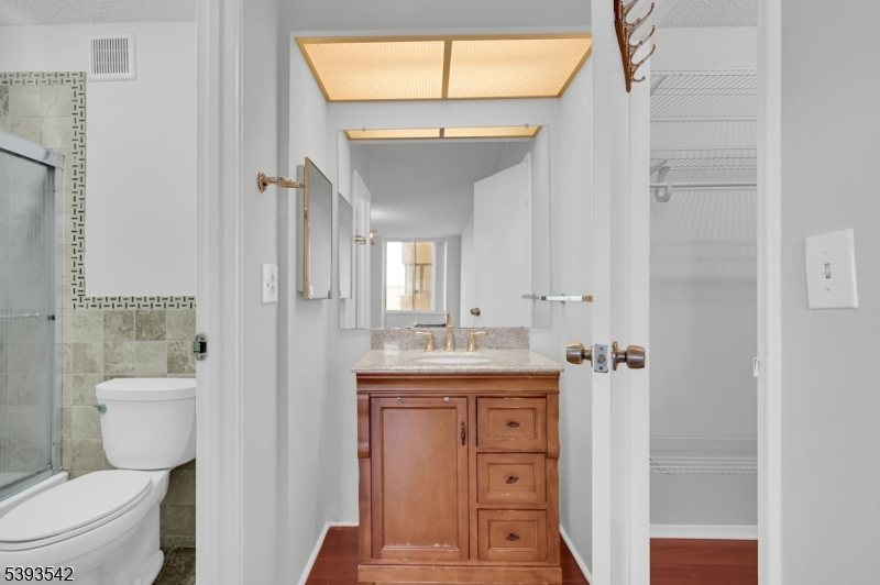 Winston Towers 300 - Residential