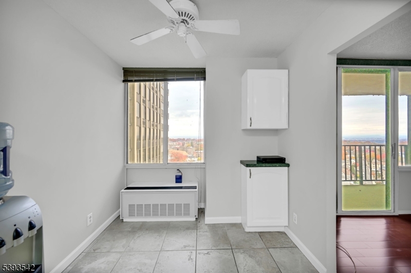 Winston Towers 300 - Residential