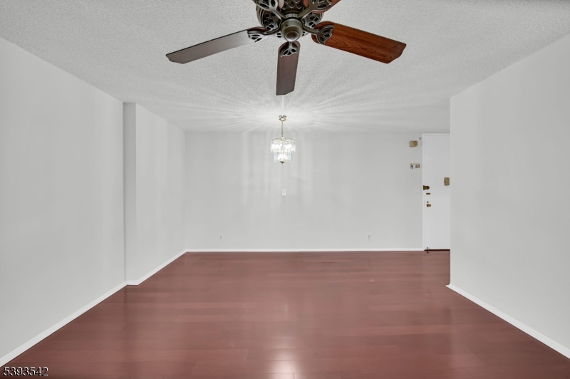 Winston Towers 300 - Residential