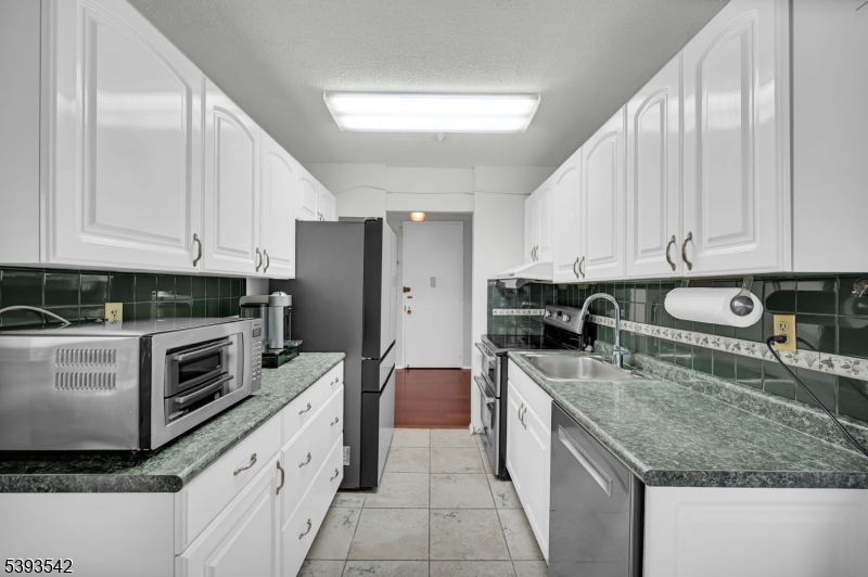 Winston Towers 300 - Residential