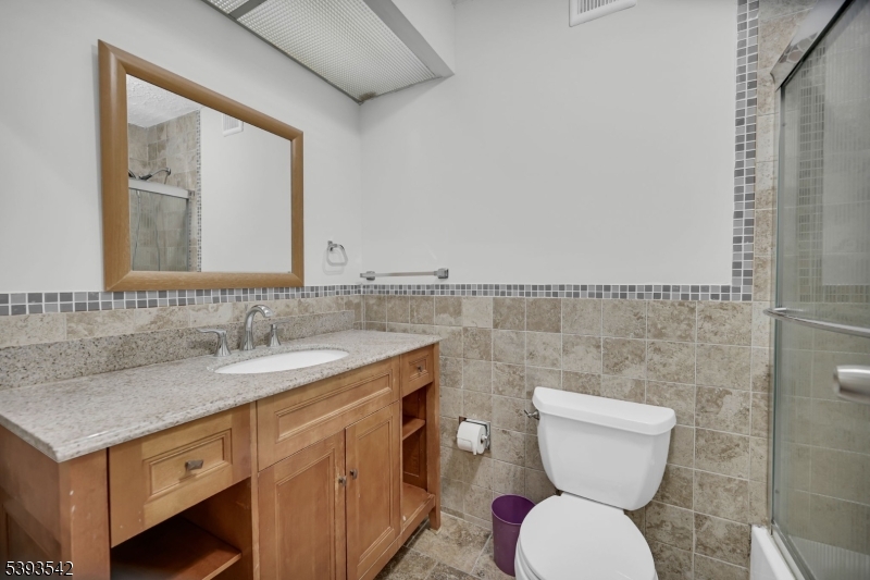 Winston Towers 300 - Residential