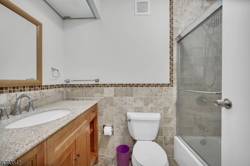 Winston Towers 300 - Residential