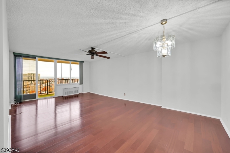 Winston Towers 300 - Residential