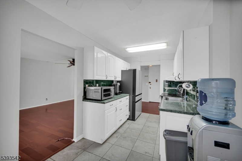 Winston Towers 300 - Residential