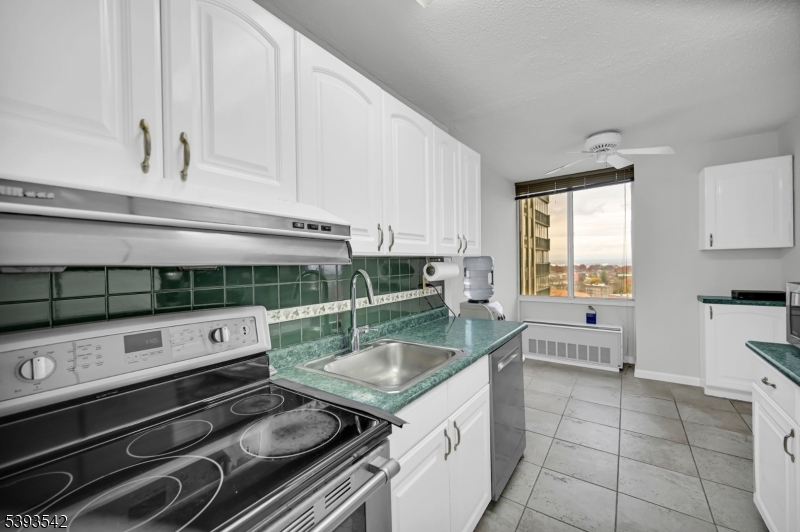 Winston Towers 300 - Residential